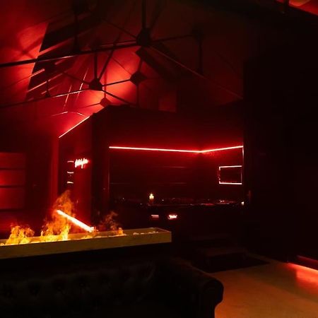 Loveroom O Diable Des Plaisirs Avec Jacuzzi Туркуен Екстер'єр фото