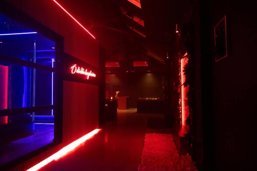 Loveroom O Diable Des Plaisirs Avec Jacuzzi Туркуен Екстер'єр фото