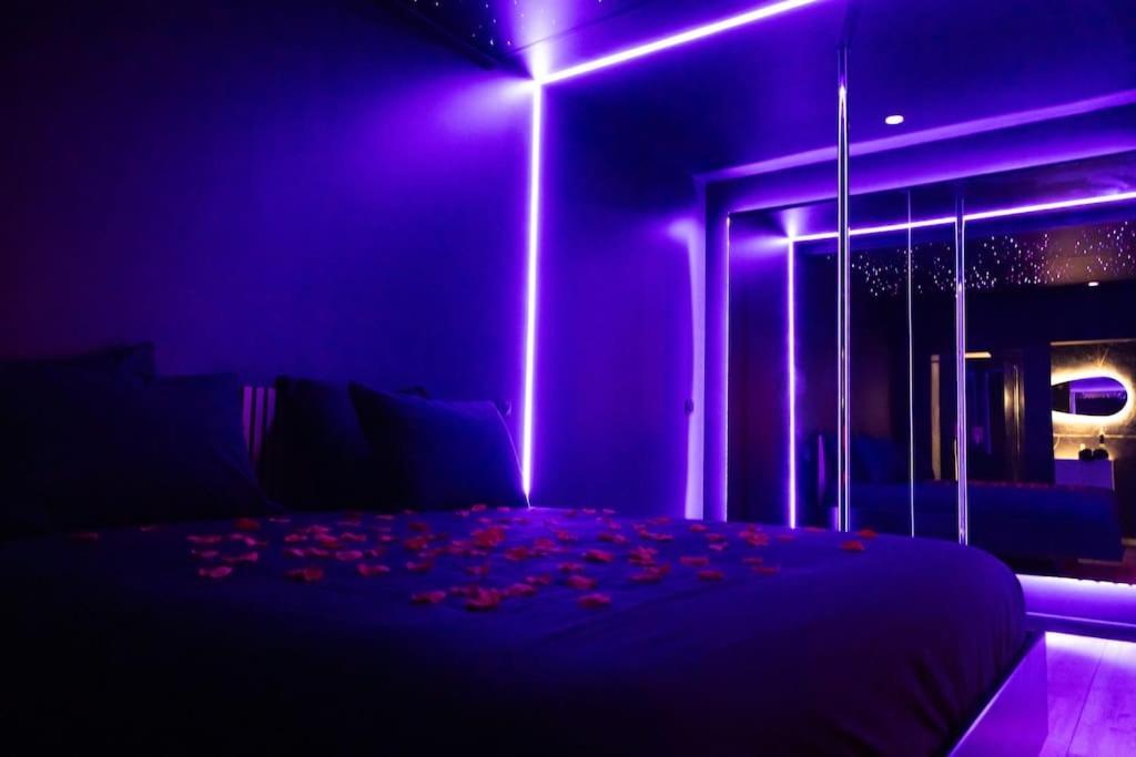Loveroom O Diable Des Plaisirs Avec Jacuzzi Туркуен Екстер'єр фото