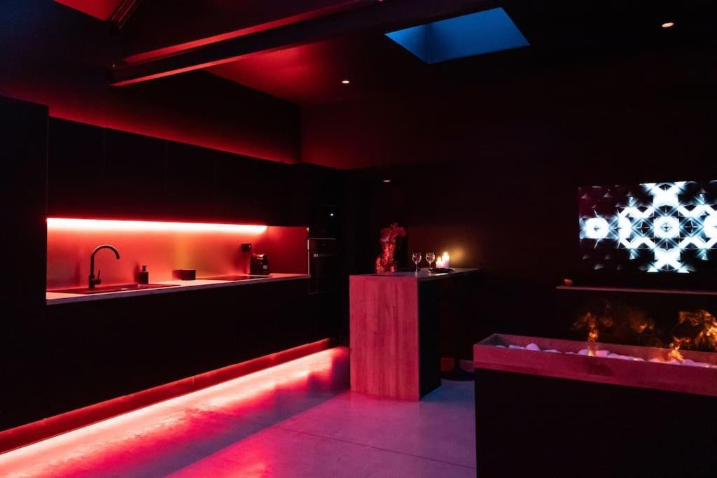 Loveroom O Diable Des Plaisirs Avec Jacuzzi Туркуен Екстер'єр фото