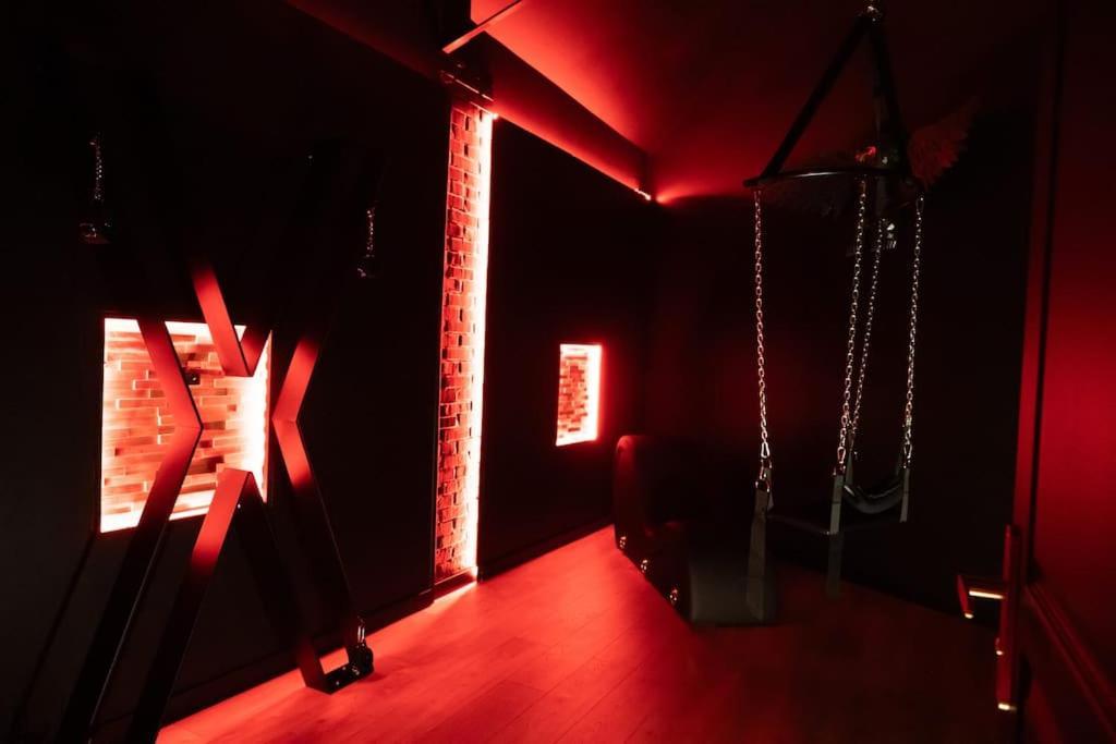 Loveroom O Diable Des Plaisirs Avec Jacuzzi Туркуен Екстер'єр фото