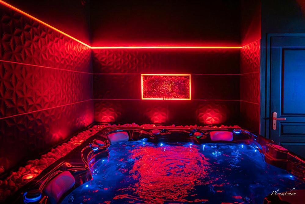 Loveroom O Diable Des Plaisirs Avec Jacuzzi Туркуен Екстер'єр фото